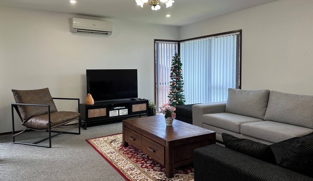 Carnoustie Calm- A Cosy Wattle Downs Home in Wattle Downs