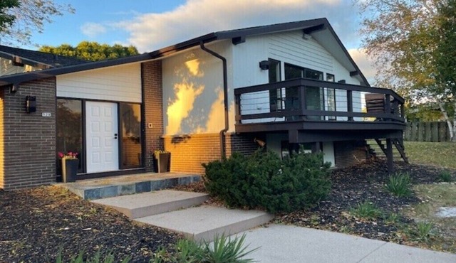 Charming 4-bedroom house with WiFi and AC in lovely Sheboygan in Sheboygan