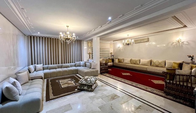 Chic & Spacious 4BR with Jacuzzi-Fez New City Stay in Fez