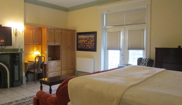 Chipman Hill Suites - Senator Dever House in Saint John