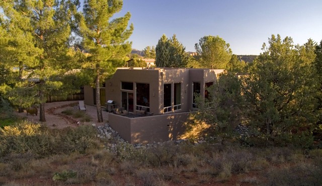 Cool West Sedona canyon retreat - wildlife and mountain views, walk to trails in Sedona