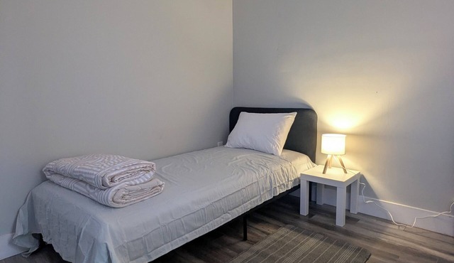 Cozy Room in Halifax in Halifax