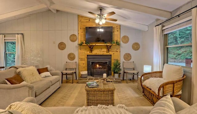 Creekside Cottage — Sky Valley in Dillard