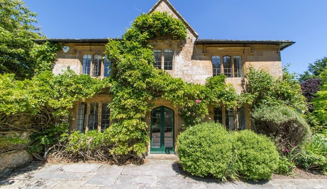 Dairy House - a beautiful 7 bed stone house set in private parkland (sleeps 16) in Ilminster