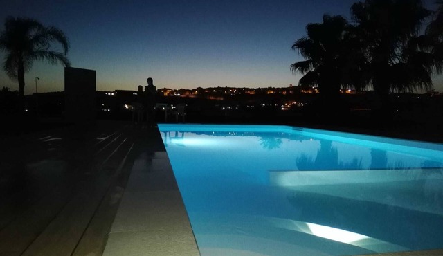 Elegant, fully equipped studio apartment with pool (shared). in ispica