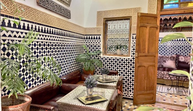 Entire Cozy Riad-Fez Medina Guest House with Rooftop in Fez