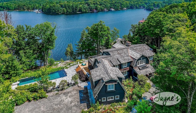 Exquisite 8 bed, 7 bath cottage on Lake Joseph boasting infinity pool + hot tub! in Port Carling