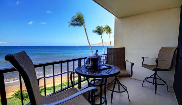 Exquisite Renovated Beachfront Haven - Experience Sugar Beach #329 in Kihei