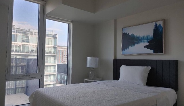 Fantastic one bed plus one den condo near Yorkdale mall and Wilson subway in Toronto
