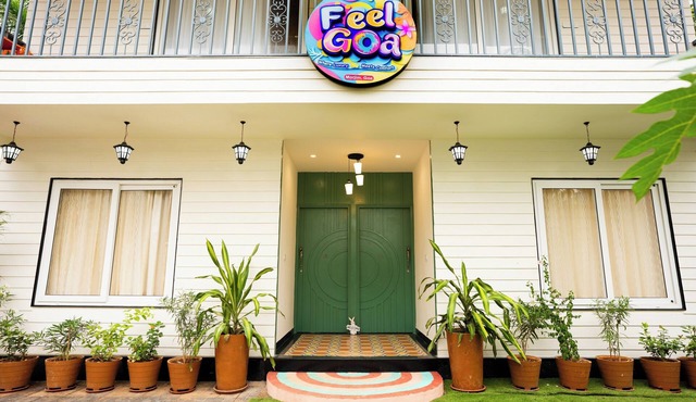 Feel Goa Villa Ridley- Unit of My Booking Guru, 2 minutes to the Beach. in pernem