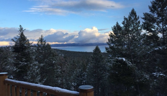 Gated Luxury Lodge 2 Bedroom 2 Bath 4 Beds Fireplace Sleep6 Lake View EV Charger in Somers