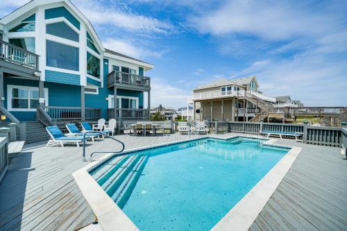 Grand Seaside Escape w/Direct Beach Access! in Corolla