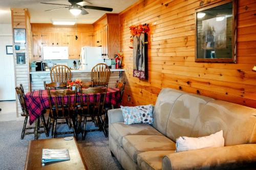 Grandpa's Den #205 in Gatlinburg