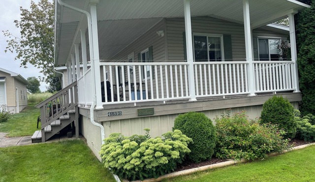 Great price, A-Bay+Clayton! Clean, quiet 3 bedroom cottage+River access+swim. in Fishers Landing