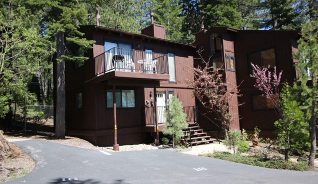 Great spot! North Lake Tahoe-St.Francis Lakeside #16, 4br/3ba, Pool,Tennis&more in Tahoe City