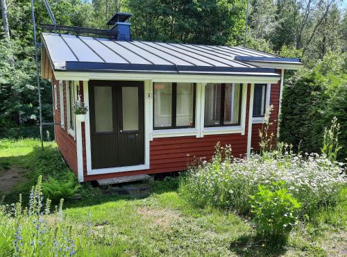 Guesthouse Tähkä - Scandinavian style wooden house 15 mins to Vuosaari harbour in Helsinki