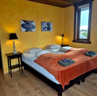 Guestroom with a mountain view in Laugarvatn