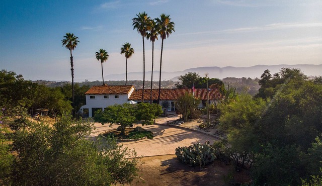 Hacienda 6 Palms Olive Ranch - Private 1 Bedroom Apartment on Mountain Top! in Escondido
