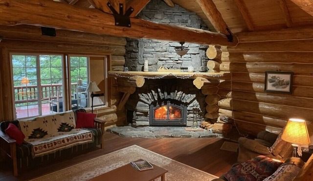 Hand-Crafted Cabin, Lake View abv. Somers Bay ! Enjoy the "Flathead Valley " ! in Somers