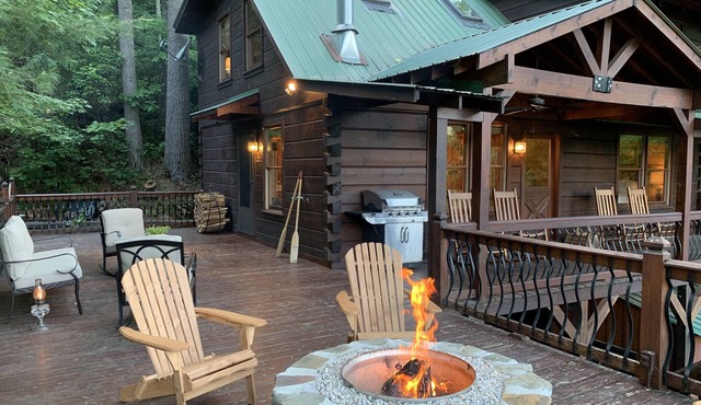 Lake Hideaway 2 - Lakeside Log Cabin, Fishing Boat, Private Dock & Mountain View in Cherry Log