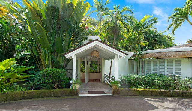 Landmark House & Cottage Summer Promotion | Beach Front - Located in Exquisite Saint James with Private Chef Services in Saint James