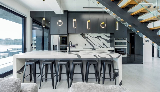 LIQUID Luxury Beachfront Villa Rooftop 2 Pool, Spa Baths & GYM - Turks &Caicos