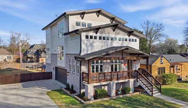 Luxe on Lewis | Utica Sq/EXPO | Chef's Kitchen in Tulsa