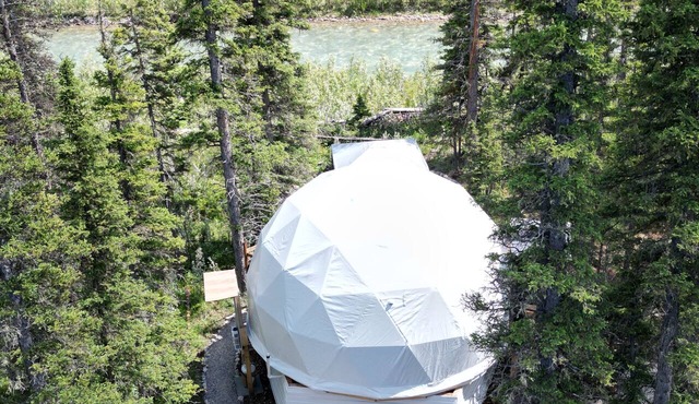 Luxury Riverside Dome with Private Bathroom Near Bragg Creek in Calgary