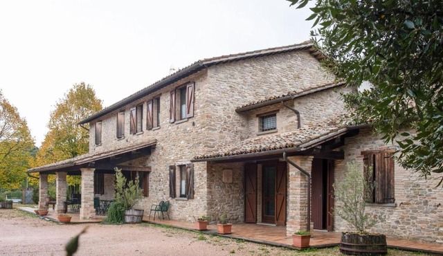 Magnificent Farmhouse in Sant Angelo in Vado with Garden in SantʼAngelo in Vado
