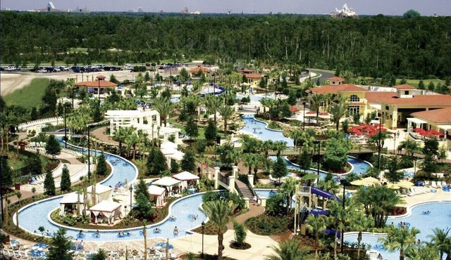 Minutes from Disney: Family Resort Villa — Lazy River, Pools & Golf in Kissimmee