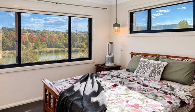 Modern 2-Storey 5BR House | Family, Pets Friendly & Pond Views in Moncrieff