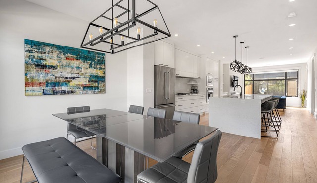 Modern family-sized house close to 17th Ave and downtown in Calgary