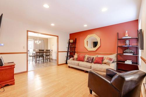 Mountain View-Steam Shower-2 Tier Patio- King Bed in Northampton