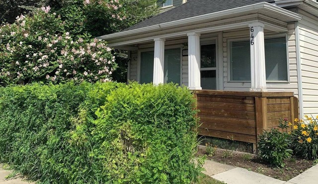 Near Downtown! Entire house is yours! With plenty of Parking! in Calgary