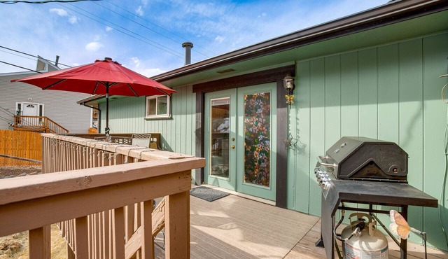 Near Red Rocks, Hiking & Skiing: Kittredge Condo! in Kittredge