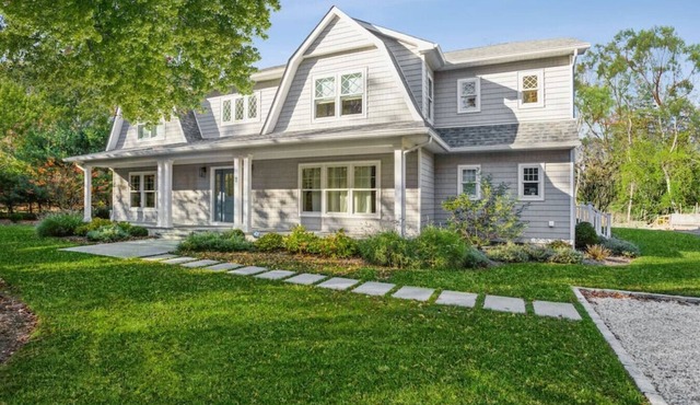 New Construction Modern Luxury Retreat w 6 Beds in Southampton