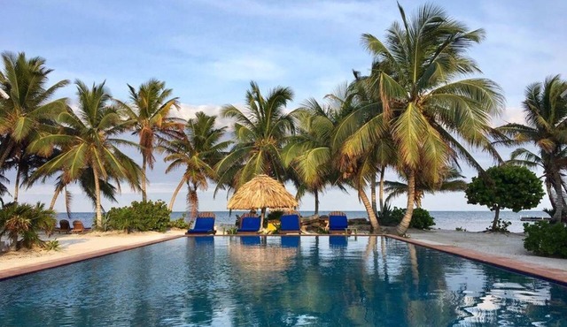 Oceanfront 3Bd/3Bth Home w/Blue Skies, Emerald Seas, Warm Winds & Coconut Trees in San Pedro