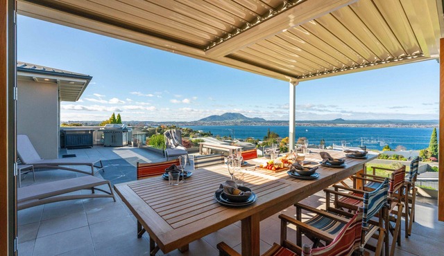 Omaio - Heated Pool, Hot Tub, Cinema, Views in Taupo