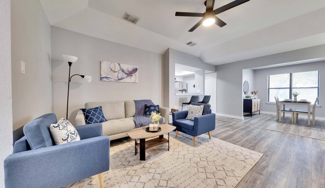 Pet Friendly! Modern 2BR w/King Bed + Fast Wi-Fi! in Austin