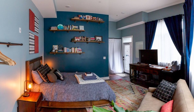 Private Street Entrance to Spacious Guest Room in Philadelphia