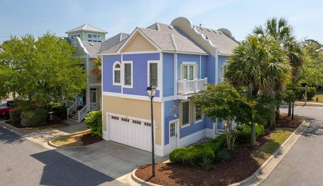 Purple Palace Devonshire Place Bermuda Bay, Pet Friendly, Resort Community in Kill Devil Hills in Kill Devil Hills