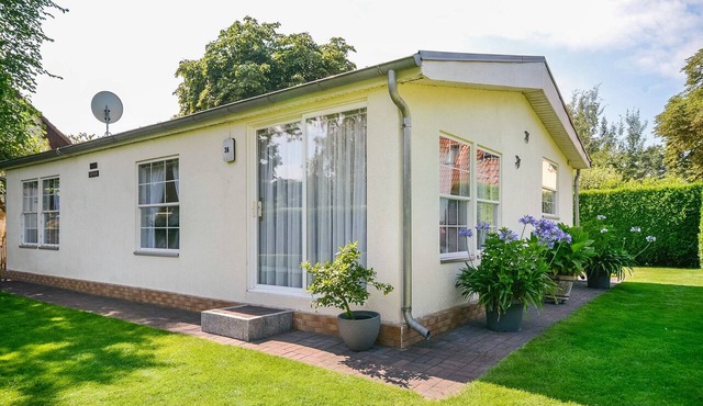 Rauchfangswerder Holiday Home with Private Terrace, Garden, and Wi-Fi in Berlin