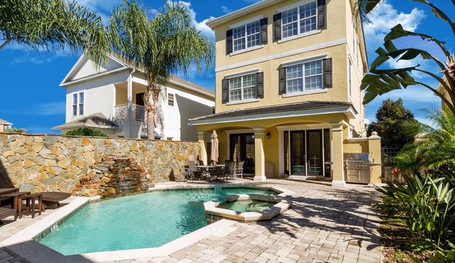 Reunion Disney Villa, Luxury Villa in a gated community, minutes away from WDW. in Reunion
