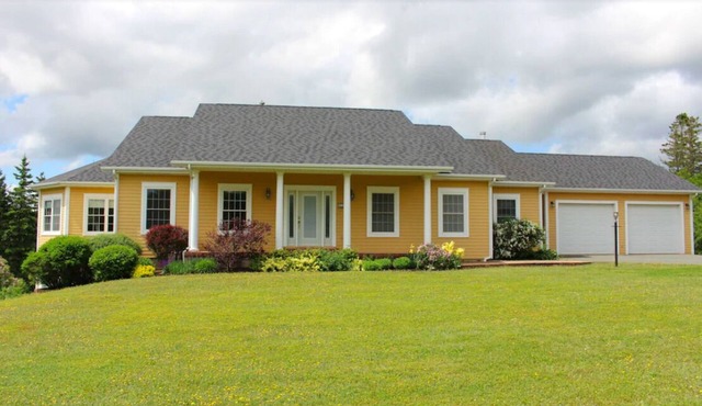 River Front Executive Home Close to Amazing Beaches, Restaurants, & Golf Courses in New Glasgow