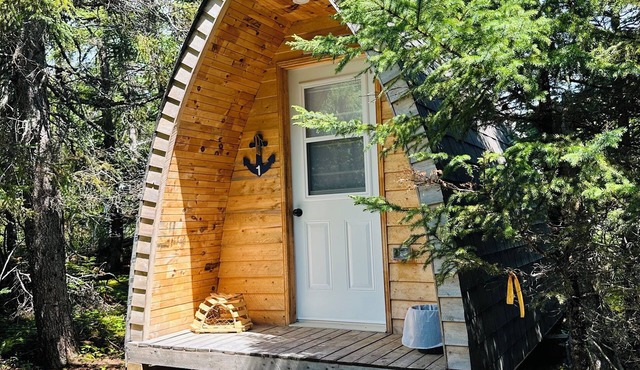 Rustic Wave Cottages-Glamping Pod#4 in Port Blandford