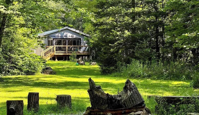 Sebright Cottage With Private River in Sebright