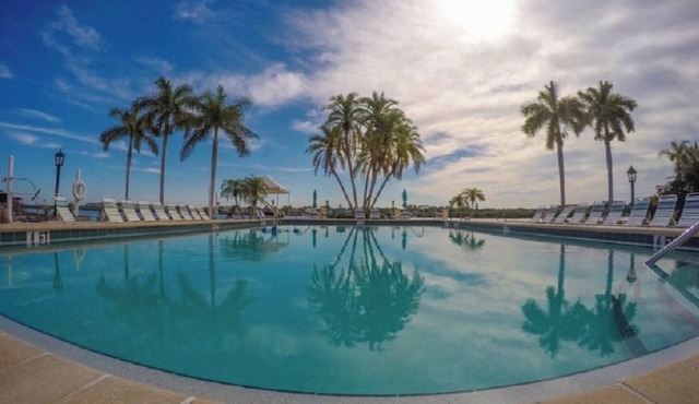 Siesta Key For Me @ The Palm Bay Club in Siesta Key
