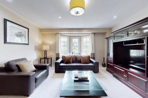 Spacious 4-Story Townhome in North York in Toronto