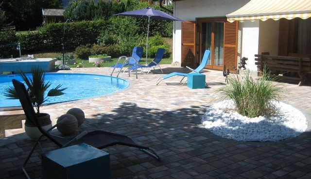 Spacious holiday flat with two bedrooms in Flattach