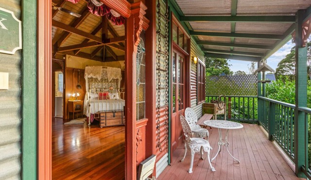 StayAU Ironbark Cottage Romantic Retreat Dandenong in Mount Dandenong
